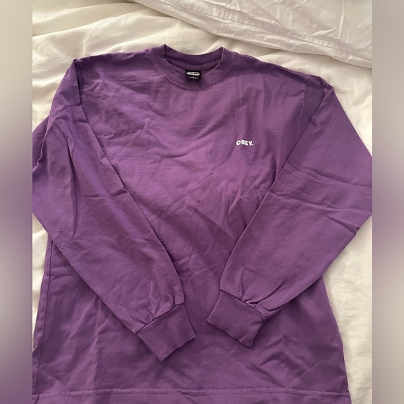 long sleeve obey shirt// pre owned but good condition// men’s S// fits Women S-M - Picture 4 of 5